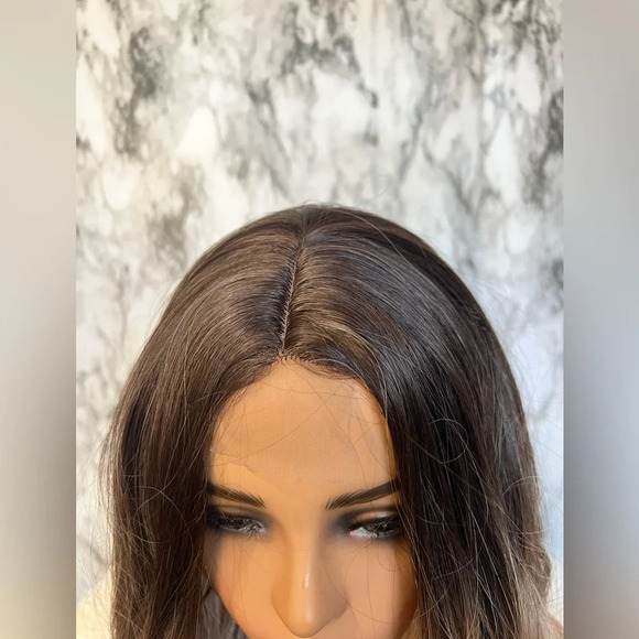 Front  Lace Closure Balayage Blonde Wig 26 Inch long Natural look - Picture 5 of 10